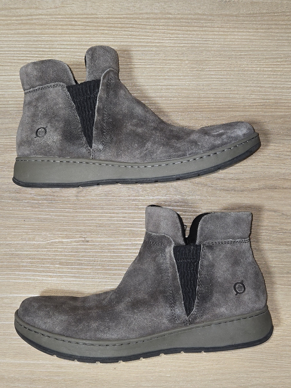Born Zyba Women's Suede Chelsea Ankle Boots - Gray